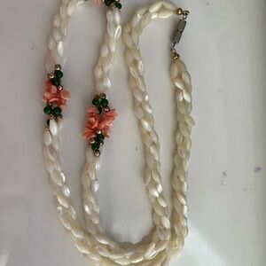 Vintage MOP coral and green beads necklace